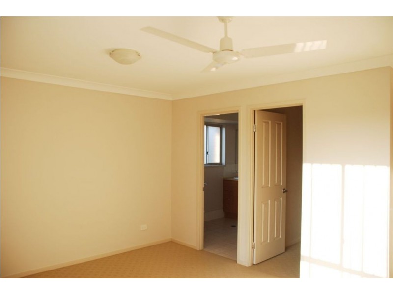 122 Sunview Rd, Springfield QLD 4300