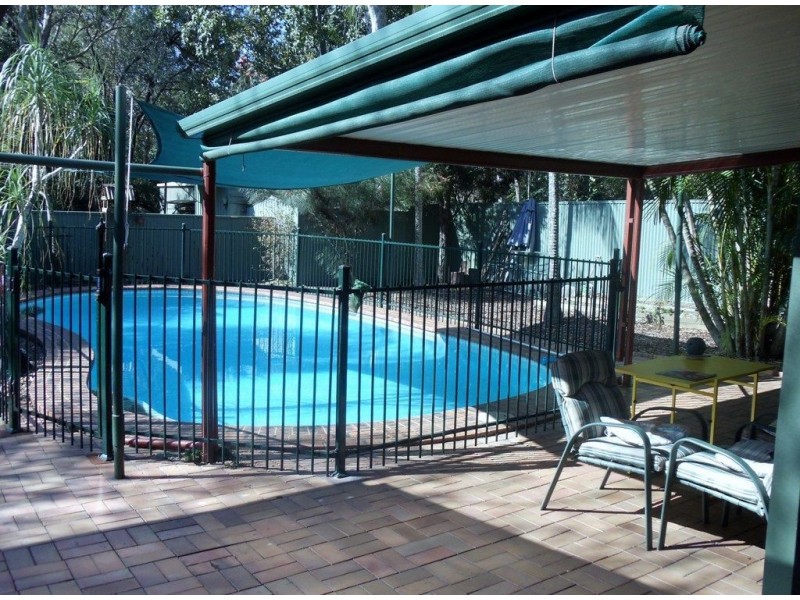 16 Moss Rd, Camira QLD 4300