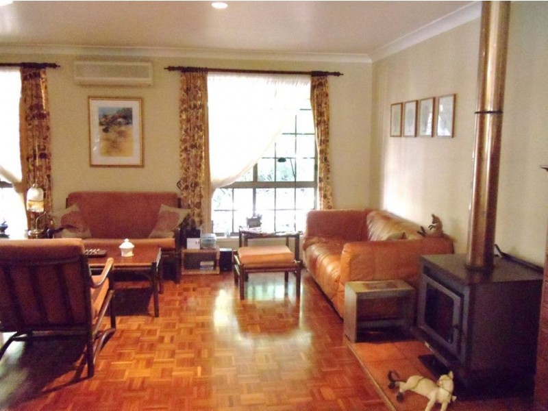 16 Moss Rd, Camira QLD 4300