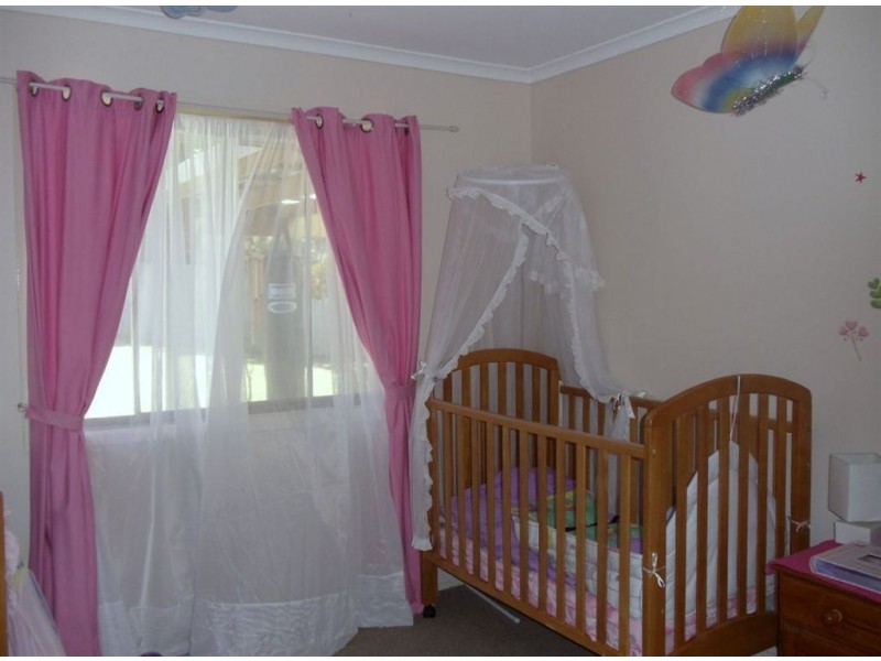 5 Lambrook Ct, Camira QLD 4300
