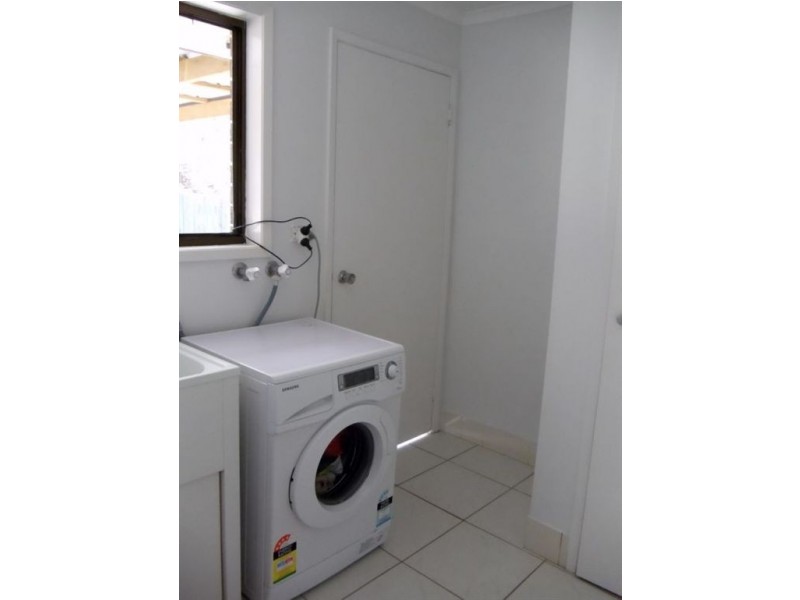 5 Lambrook Ct, Camira QLD 4300