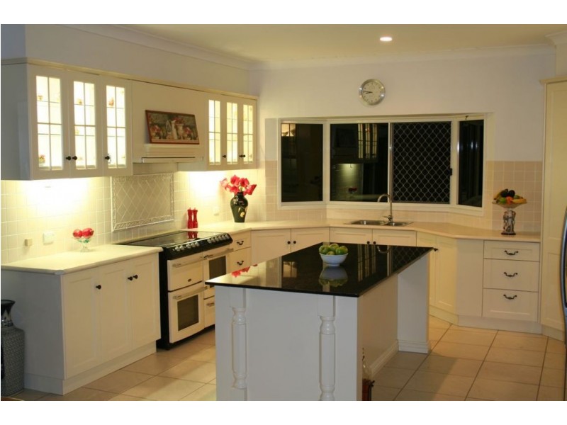 138 Vonda Youngman Dr, Tamborine QLD 4270