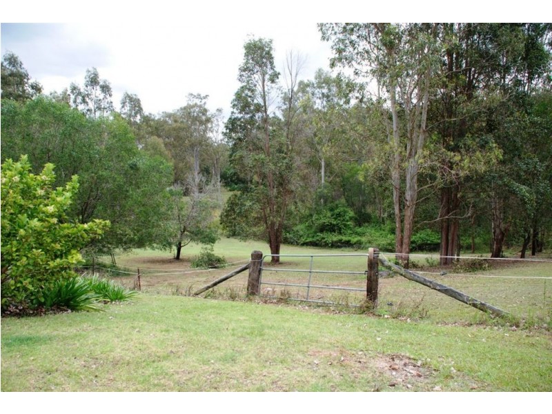 138 Vonda Youngman Dr, Tamborine QLD 4270