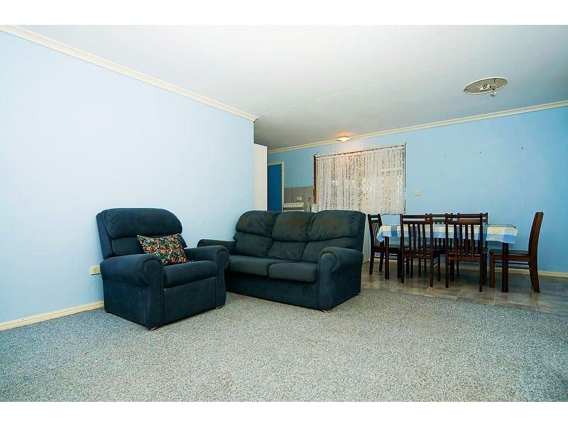 33 Wilkie Ave, Redbank Plains QLD 4301