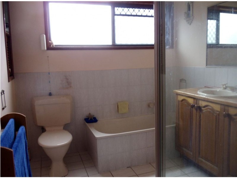 1 Janelle St, Bellbird Park QLD 4300