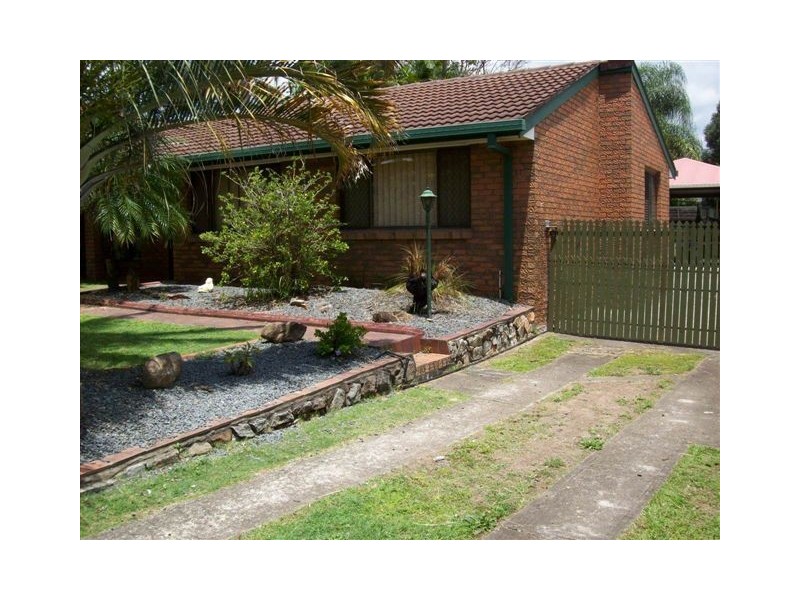 6 Ron St, Camira QLD 4300