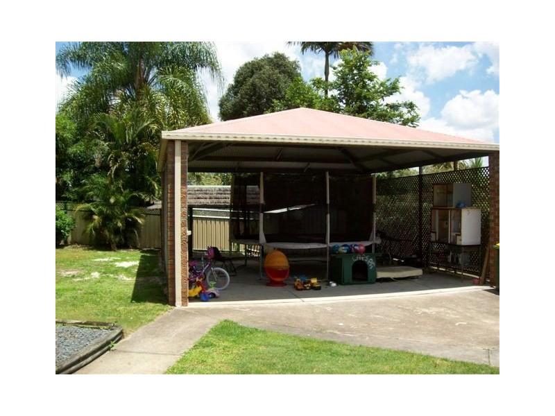 6 Ron St, Camira QLD 4300