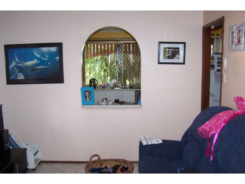 6 Ron St, Camira QLD 4300