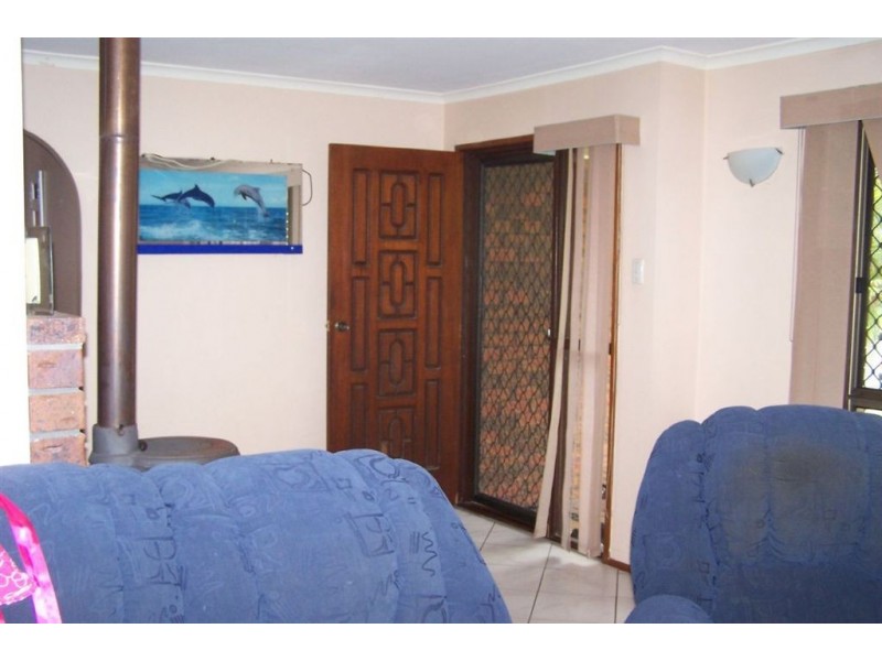 6 Ron St, Camira QLD 4300