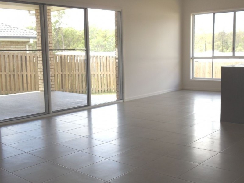 12 Dillon Ave, Augustine Heights QLD 4300