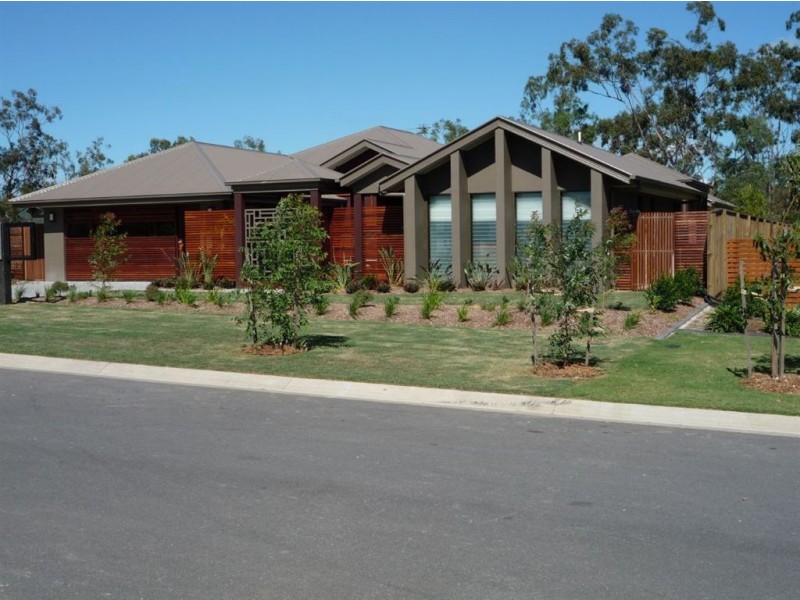 12 Crest Ridge Pde, Brookwater QLD 4300