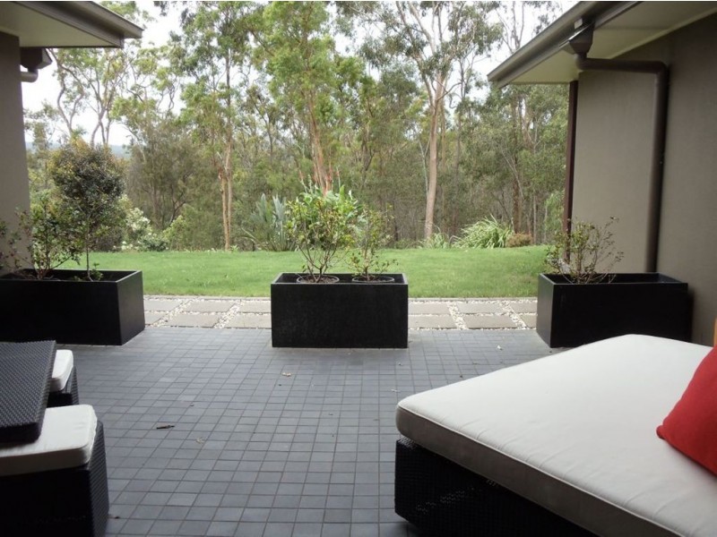 12 Crest Ridge Pde, Brookwater QLD 4300