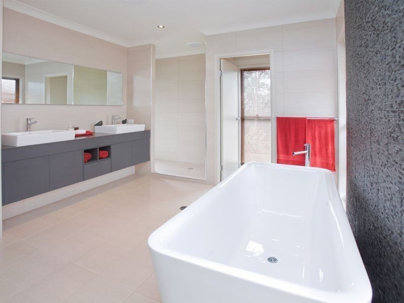 12 Crest Ridge Pde, Brookwater QLD 4300