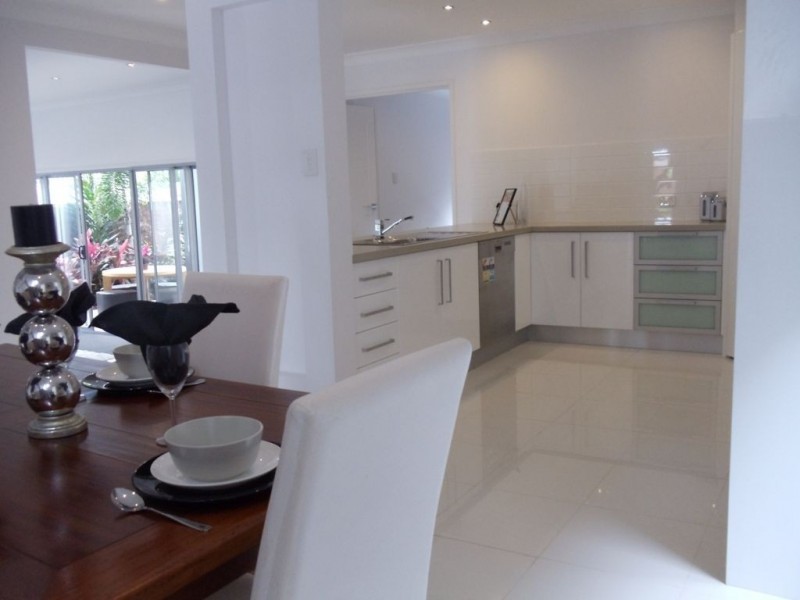 4 Wildflower Drive, Springfield Lakes QLD 4300