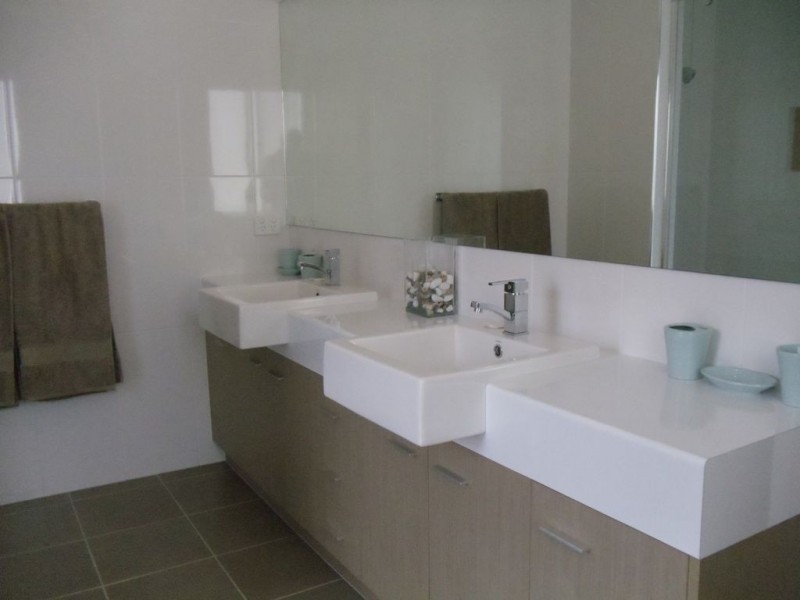 4 Wildflower Drive, Springfield Lakes QLD 4300