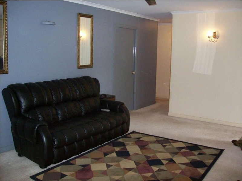 3 Coral Ct, Camira QLD 4300