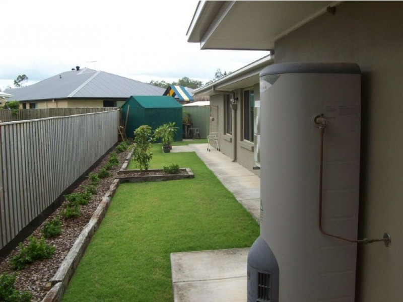 92 Santa Monica Dr, Augustine Heights QLD 4300