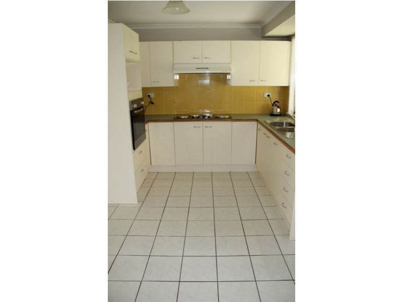 6 Wendy St, Camira QLD 4300