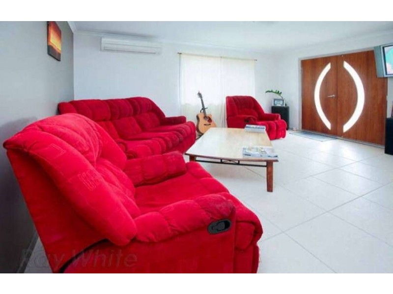 21 Lowana Street, Camira QLD 4300