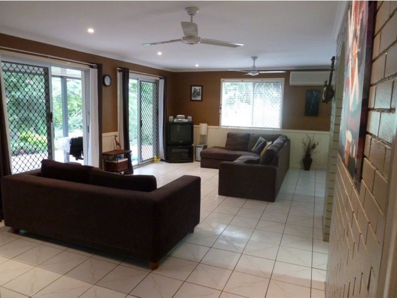 6 Lisa Crt, Bellbird Park QLD 4300