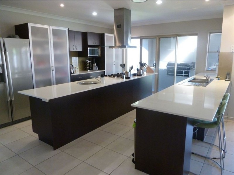 15 Honeywood Crt, Springfield QLD 4300