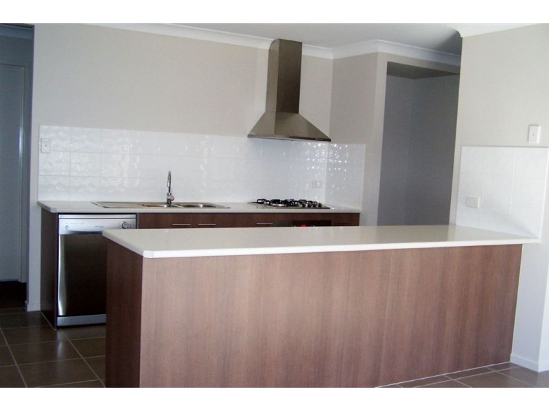 48 Huntley Dr, Redbank Plains QLD 4301