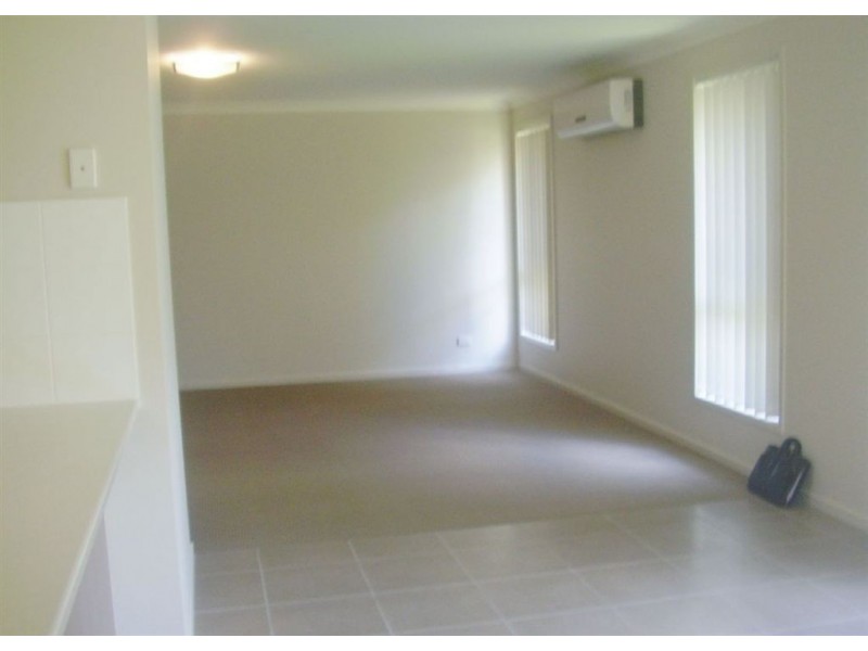 48 Huntley Dr, Redbank Plains QLD 4301