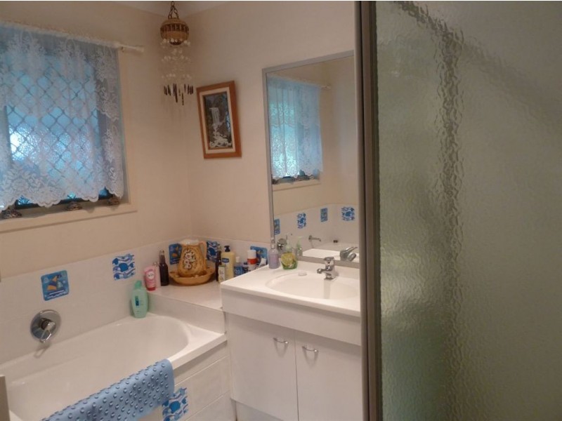55 Braeside Rd, Bundamba QLD 4304