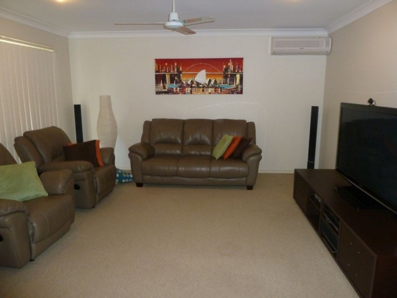 100 Lakeside Ave, Springfield Lakes QLD 4300