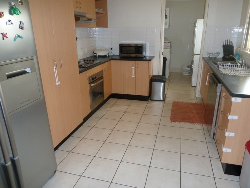 100 Lakeside Ave, Springfield Lakes QLD 4300