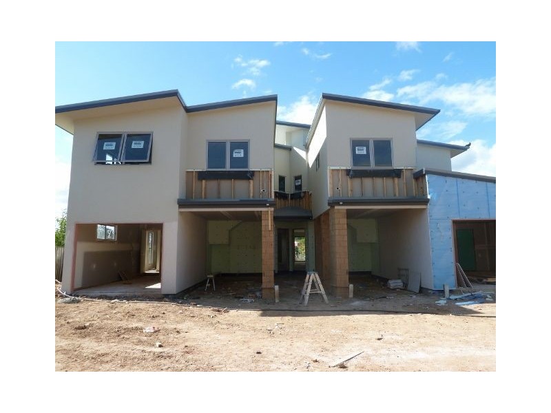 2/23 Commercial Drive, Springfield QLD 4300