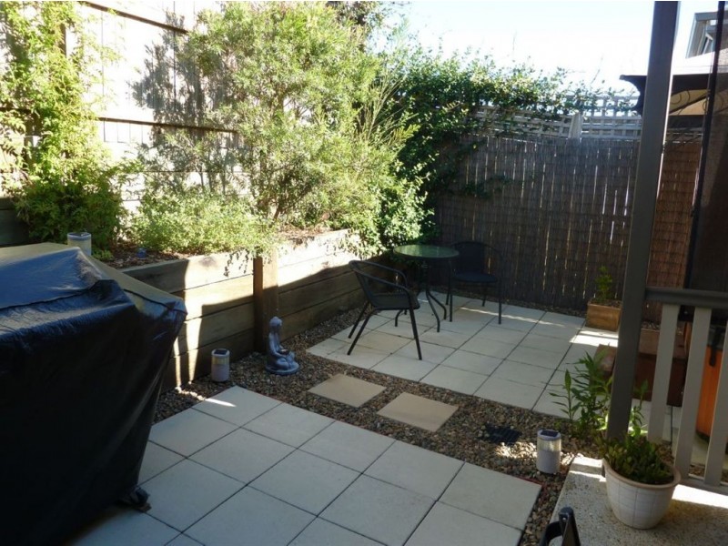 11 Park Edge Dr, Springfield Lakes QLD 4300