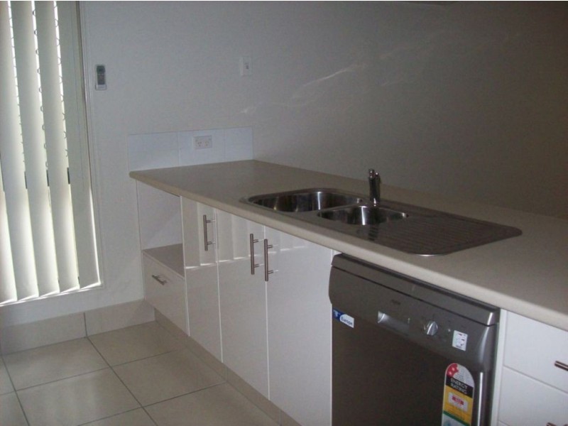 16 Grampian Street, Springfield Lakes QLD 4300