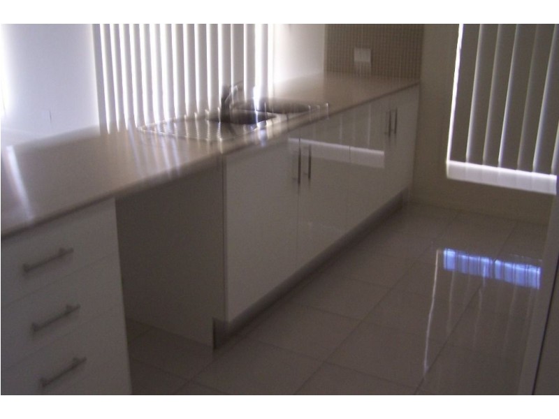 Yamanto QLD 4305