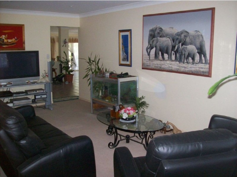 18 Parker St, Goodna QLD 4300