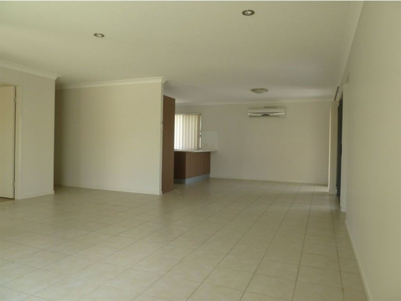 22 Freesia Close, Springfield Lakes QLD 4300