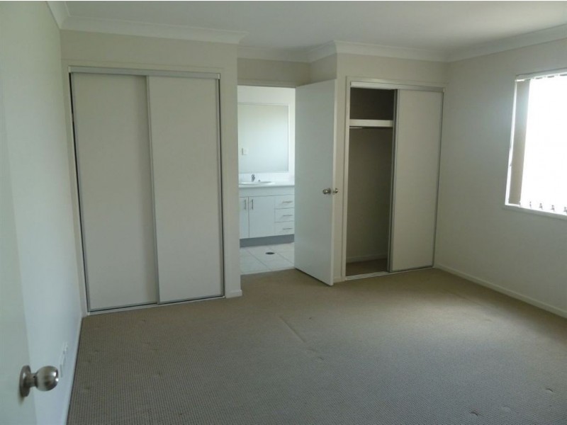 22 Freesia Close, Springfield Lakes QLD 4300