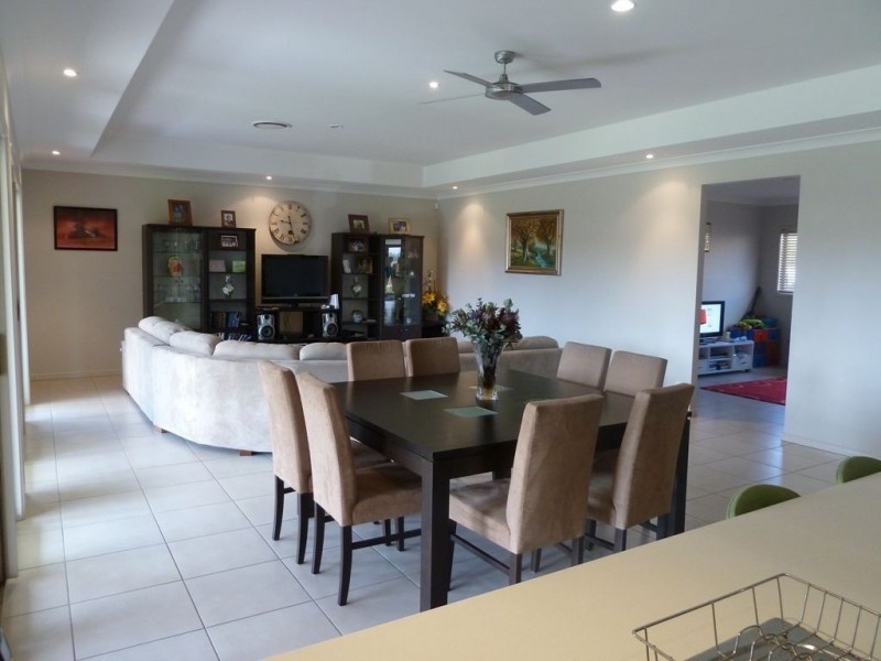 15 Honeywood Crt, Springfield QLD 4300