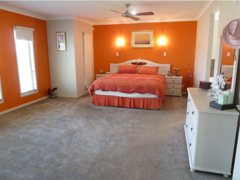 15 Honeywood Crt, Springfield QLD 4300