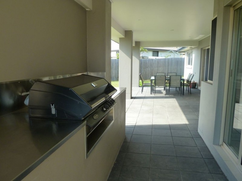 15 Honeywood Crt, Springfield QLD 4300