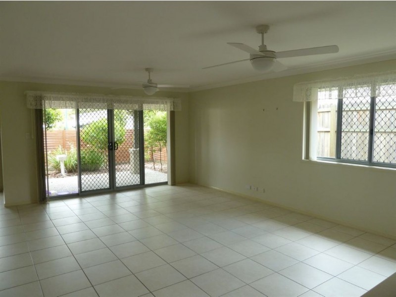 45 Lakes Entrance Drive, Springfield Lakes QLD 4300