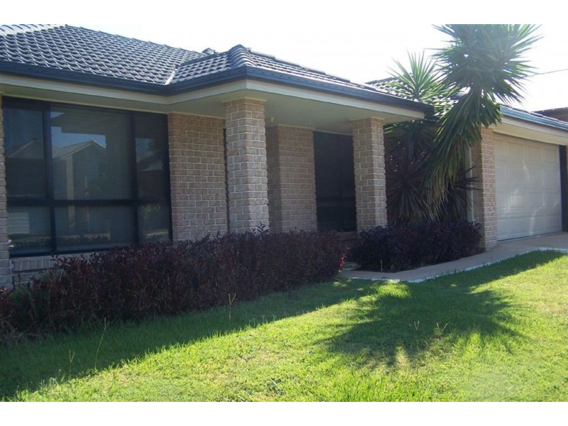 1 Darter Pl, Springfield Lakes QLD 4300