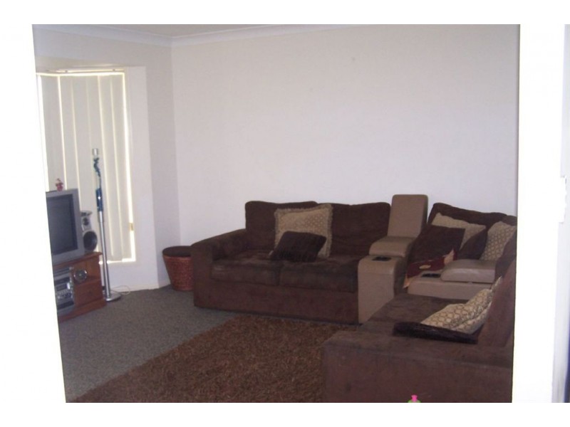 32 High Peak Cr, Springfield QLD 4300