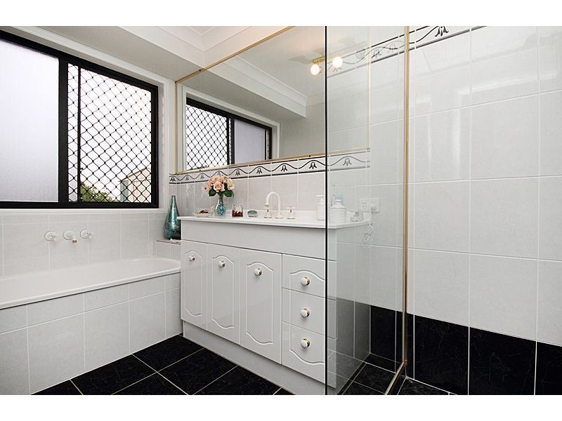 28 Moresby Ave, Springfield QLD 4300