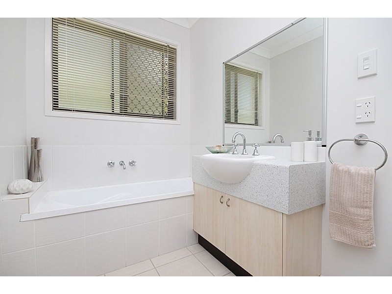 5 Jezabel Drive, Springfield Lakes QLD 4300