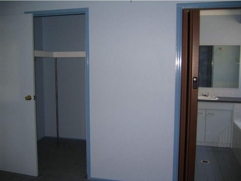 36 Woodbine Ave, Camira QLD 4300