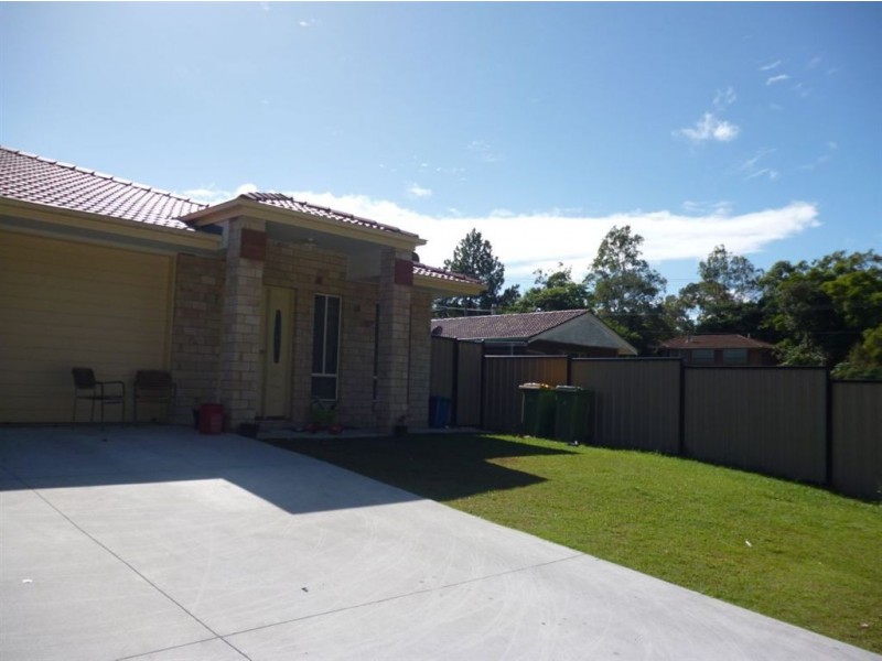 2/3 Hosanna Place, Camira QLD 4300