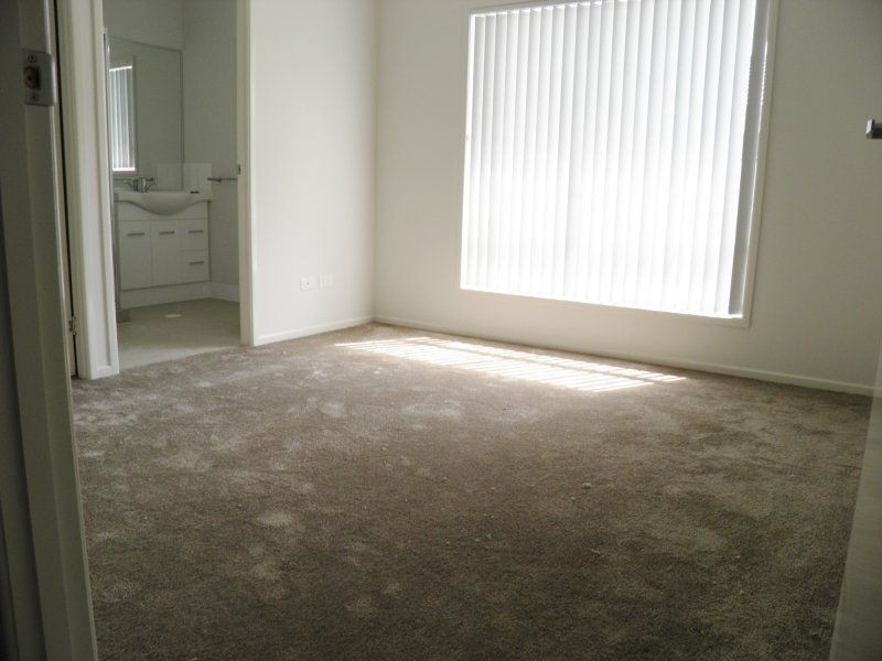 2/3 Hosanna Place, Camira QLD 4300