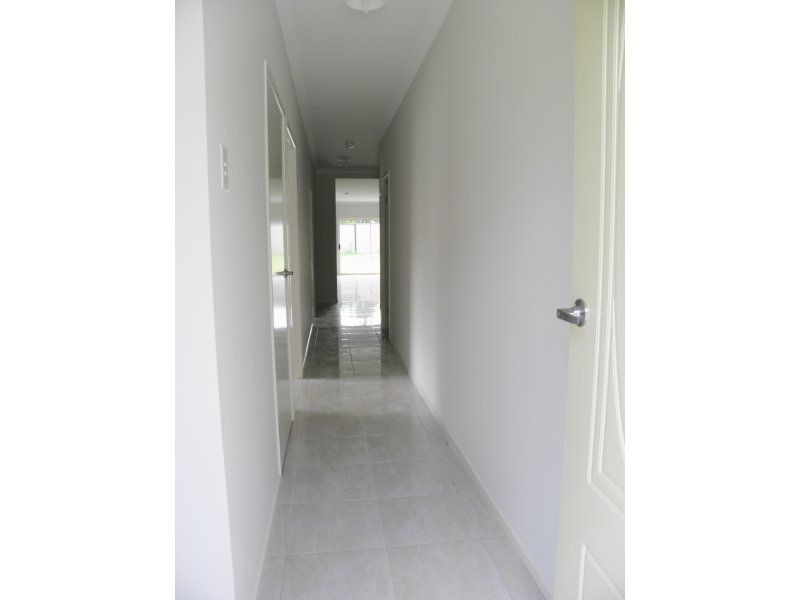 2/3 Hosanna Place, Camira QLD 4300