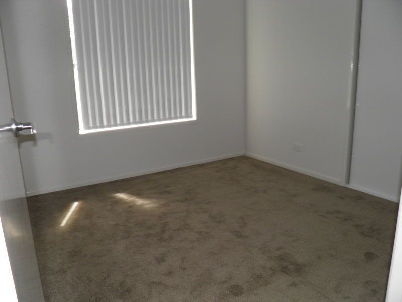 2/3 Hosanna Place, Camira QLD 4300